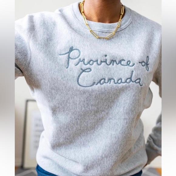 PROVINCE OF CANADA: HAND SCRIPT SWEATER - Picture 4 of 11